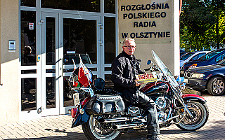 Ksiądz-motocyklista przyjechał z życzeniami dla Radia Olsztyn